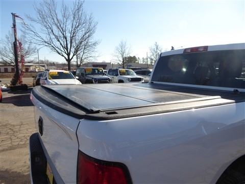 RAM 1500 Classic Express 4x4 Crew Cab 5'7" Box 2019