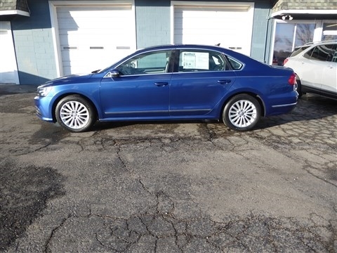 Volkswagen Passat 4dr Sdn 1.8T Auto SE 2016