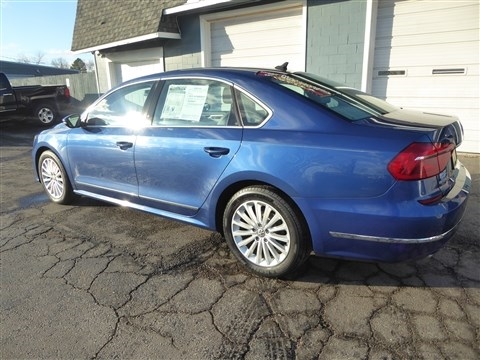 Volkswagen Passat 4dr Sdn 1.8T Auto SE 2016