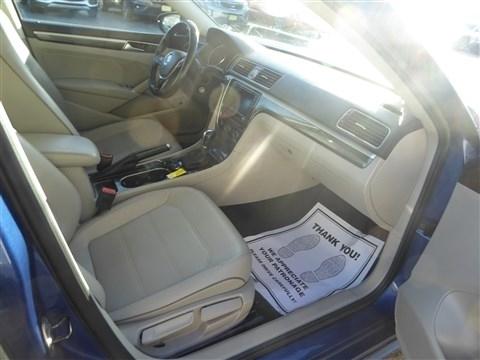 Volkswagen Passat 4dr Sdn 1.8T Auto SE 2016