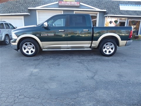 Dodge 1500 4WD Crew Cab 140.5" Laramie 2011