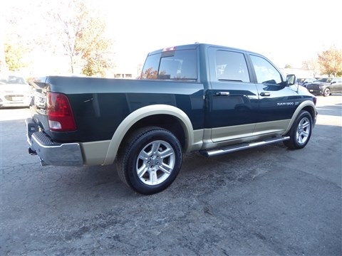 Dodge 1500 4WD Crew Cab 140.5" Laramie 2011