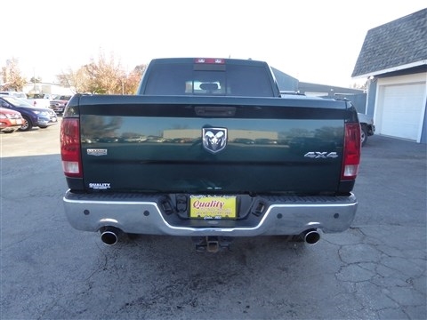 Dodge 1500 4WD Crew Cab 140.5" Laramie 2011