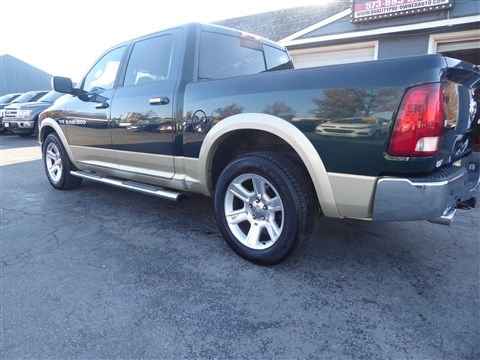Dodge 1500 4WD Crew Cab 140.5" Laramie 2011