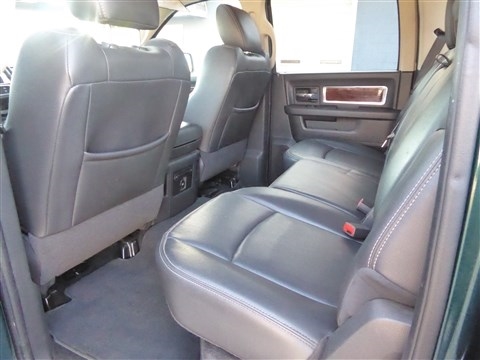 Dodge 1500 4WD Crew Cab 140.5" Laramie 2011