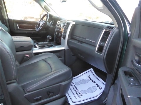 Dodge 1500 4WD Crew Cab 140.5" Laramie 2011