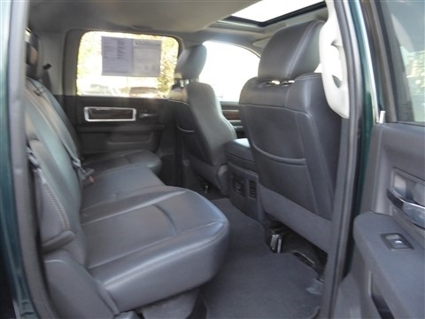 Dodge 1500 4WD Crew Cab 140.5" Laramie 2011