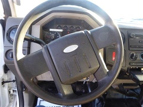 Ford Super Duty F-450 DRW 4WD Reg Cab 141" WB 60" CA XLT 2008