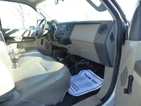 Ford Super Duty F-450 DRW 4WD Reg Cab 141" WB 60" CA XLT 2008