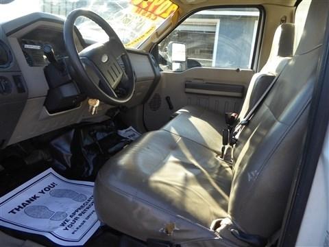 Ford Super Duty F-450 DRW 4WD Reg Cab 141" WB 60" CA XLT 2008