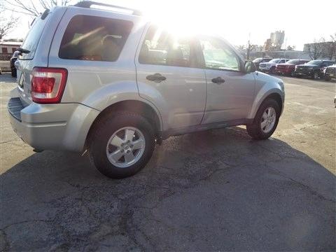 Ford Escape FWD 4dr XLT 2011