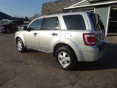 Ford Escape FWD 4dr XLT 2011