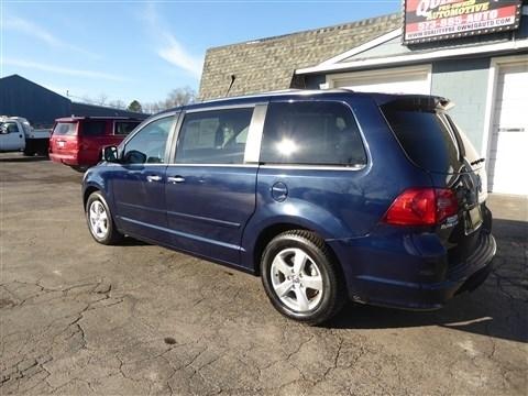 Volkswagen Routan 4dr Wgn SEL Premium 2014
