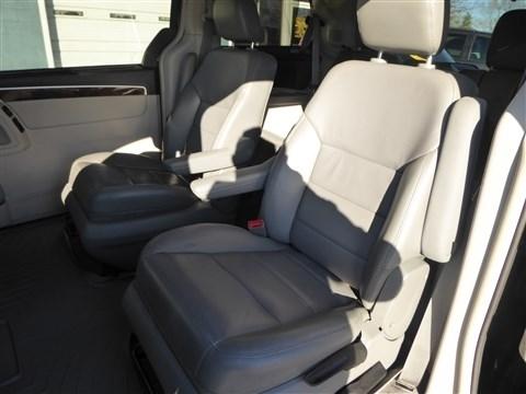 Volkswagen Routan 4dr Wgn SEL Premium 2014