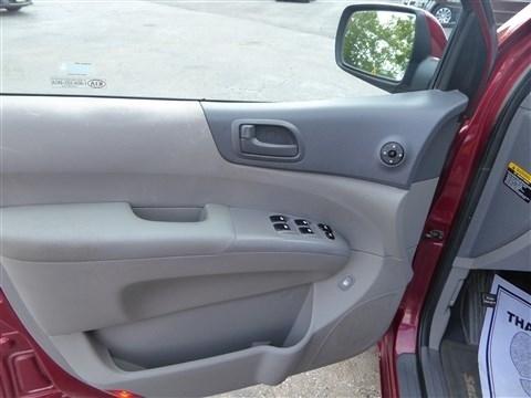 Kia Sedona 4dr LWB LX 2009