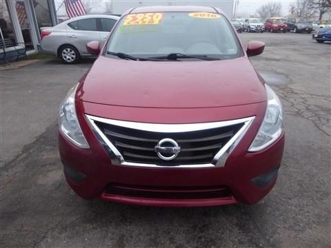 Nissan Versa 4dr Sdn CVT 1.6 S Plus 2016