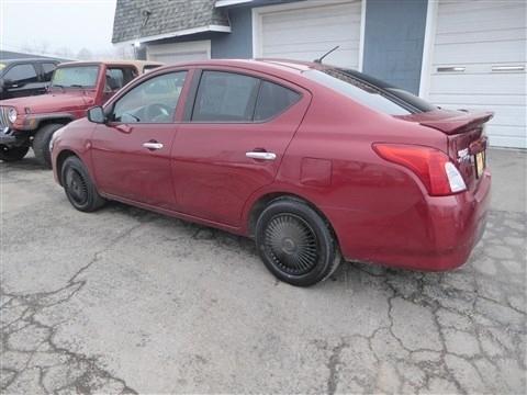 Nissan Versa 4dr Sdn CVT 1.6 S Plus 2016