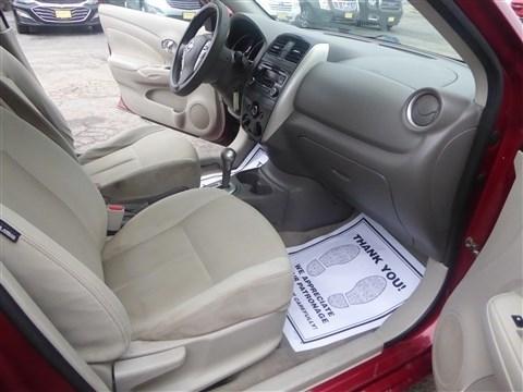 Nissan Versa 4dr Sdn CVT 1.6 S Plus 2016