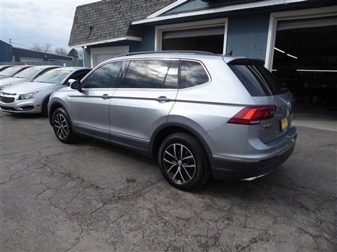 Volkswagen Tiguan 2.0T SE R-Line Black FWD 2021
