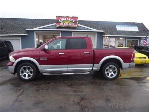 2014 RAM 1500 4WD Crew Cab 140.5" Laramie