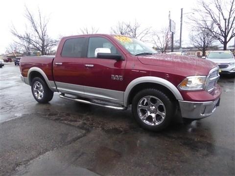 RAM 1500 4WD Crew Cab 140.5" Laramie 2014