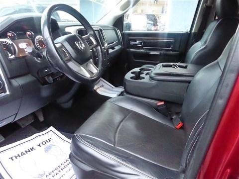 RAM 1500 4WD Crew Cab 140.5" Laramie 2014