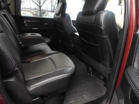 RAM 1500 4WD Crew Cab 140.5" Laramie 2014