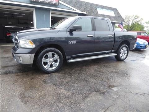 RAM 1500 4WD Crew Cab 140.5" Big Horn 2015