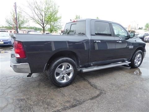 RAM 1500 4WD Crew Cab 140.5" Big Horn 2015