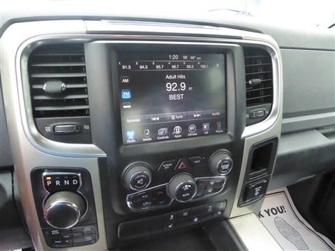 RAM 1500 4WD Crew Cab 140.5" Big Horn 2015