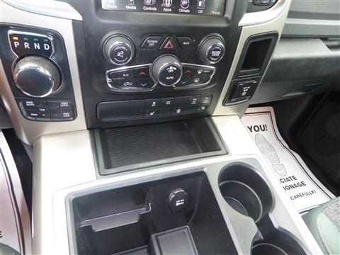 RAM 1500 4WD Crew Cab 140.5" Big Horn 2015