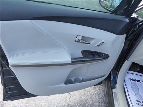 Toyota Venza 4dr Wgn I4 AWD XLE (Natl) 2013