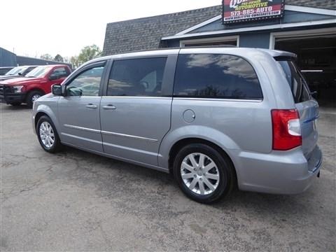 Chrysler Town & Country 4dr Wgn Touring 2013