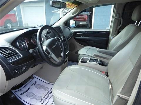 Chrysler Town & Country 4dr Wgn Touring 2013