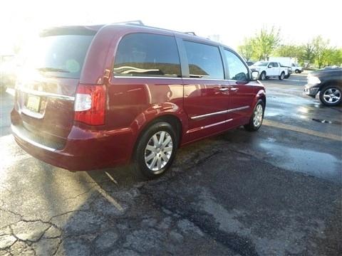 Chrysler Town & Country 4dr Wgn Touring-L 2012