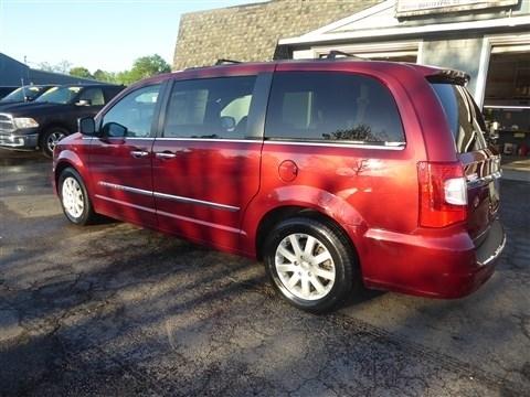 Chrysler Town & Country 4dr Wgn Touring-L 2012