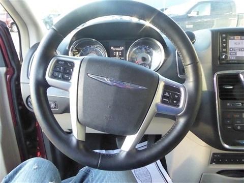 Chrysler Town & Country 4dr Wgn Touring-L 2012