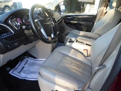 Chrysler Town & Country 4dr Wgn Touring-L 2012