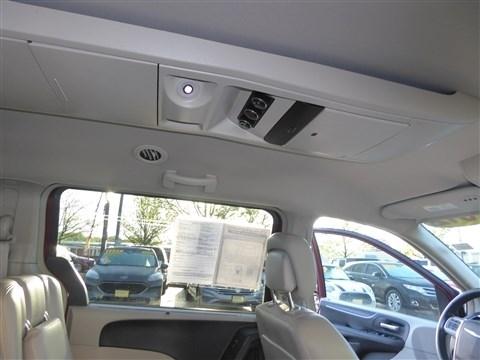 Chrysler Town & Country 4dr Wgn Touring-L 2012