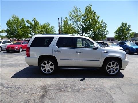 Cadillac Escalade AWD 4dr Luxury 2013