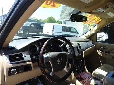 Cadillac Escalade AWD 4dr Luxury 2013
