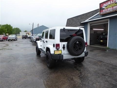 Jeep Wrangler Unlimited 4WD 4dr Sahara 2012