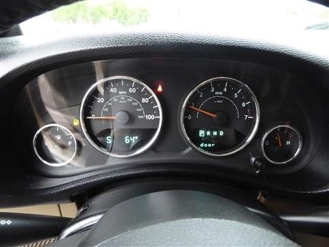 Jeep Wrangler Unlimited 4WD 4dr Sahara 2012
