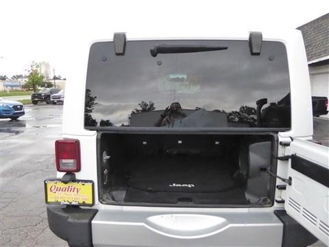 Jeep Wrangler Unlimited 4WD 4dr Sahara 2012