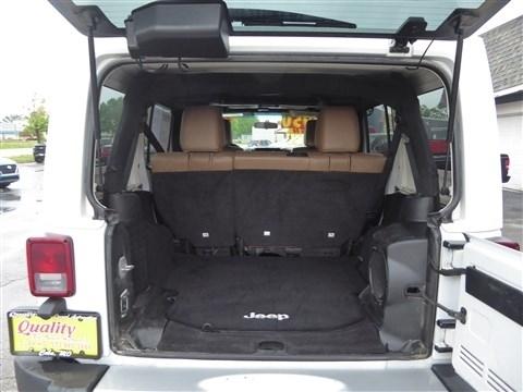 Jeep Wrangler Unlimited 4WD 4dr Sahara 2012