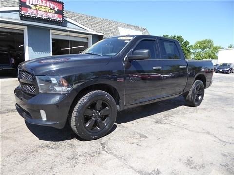 RAM 1500 Express 4x4 Crew Cab 5'7" Box 2017