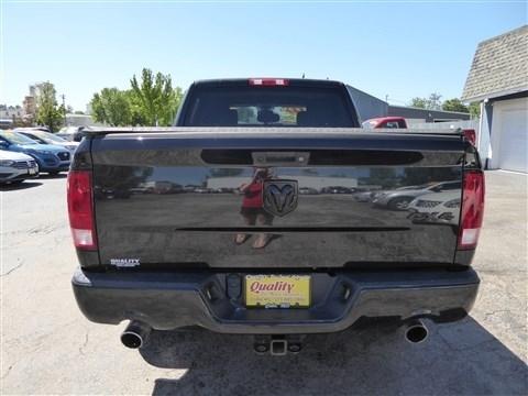RAM 1500 Express 4x4 Crew Cab 5'7" Box 2017