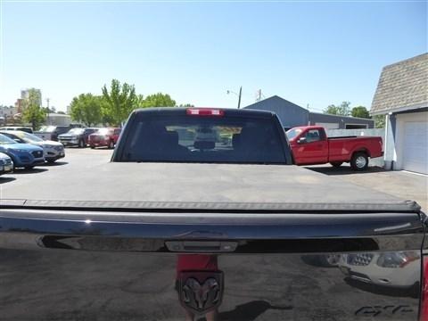 RAM 1500 Express 4x4 Crew Cab 5'7" Box 2017