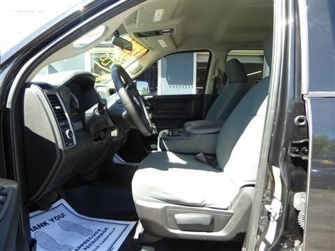 RAM 1500 Express 4x4 Crew Cab 5'7" Box 2017