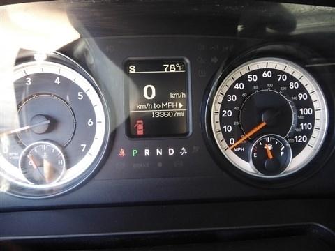 RAM 1500 Express 4x4 Crew Cab 5'7" Box 2017